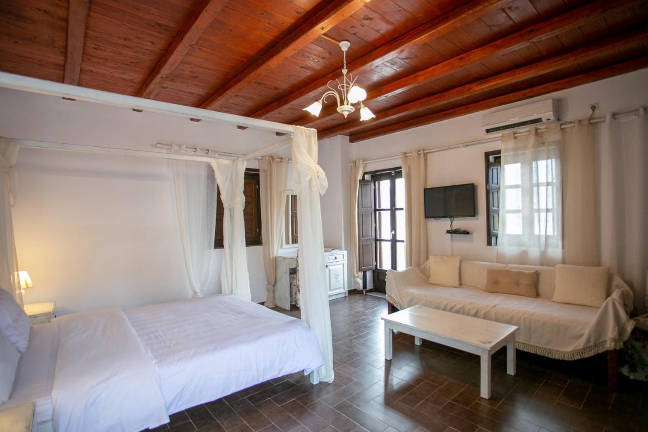 Traditional Apartments Plagiaki Néon Oítilon Exterior foto