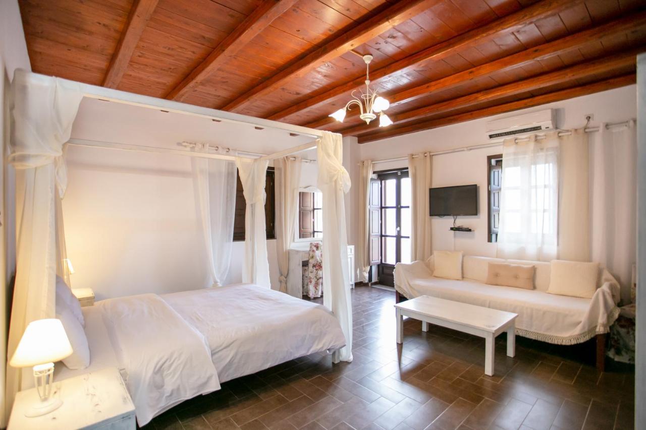 Traditional Apartments Plagiaki Néon Oítilon Exterior foto