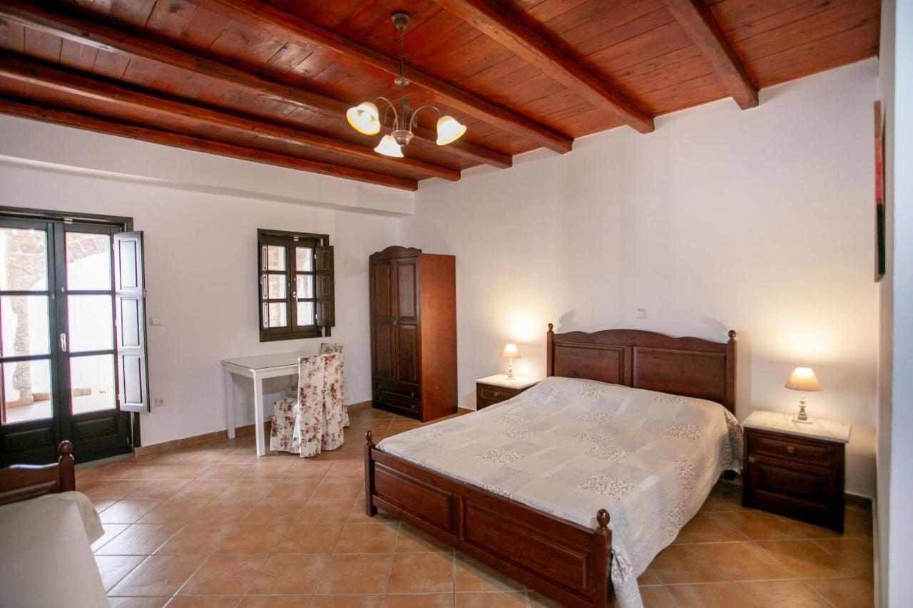 Traditional Apartments Plagiaki Néon Oítilon Exterior foto