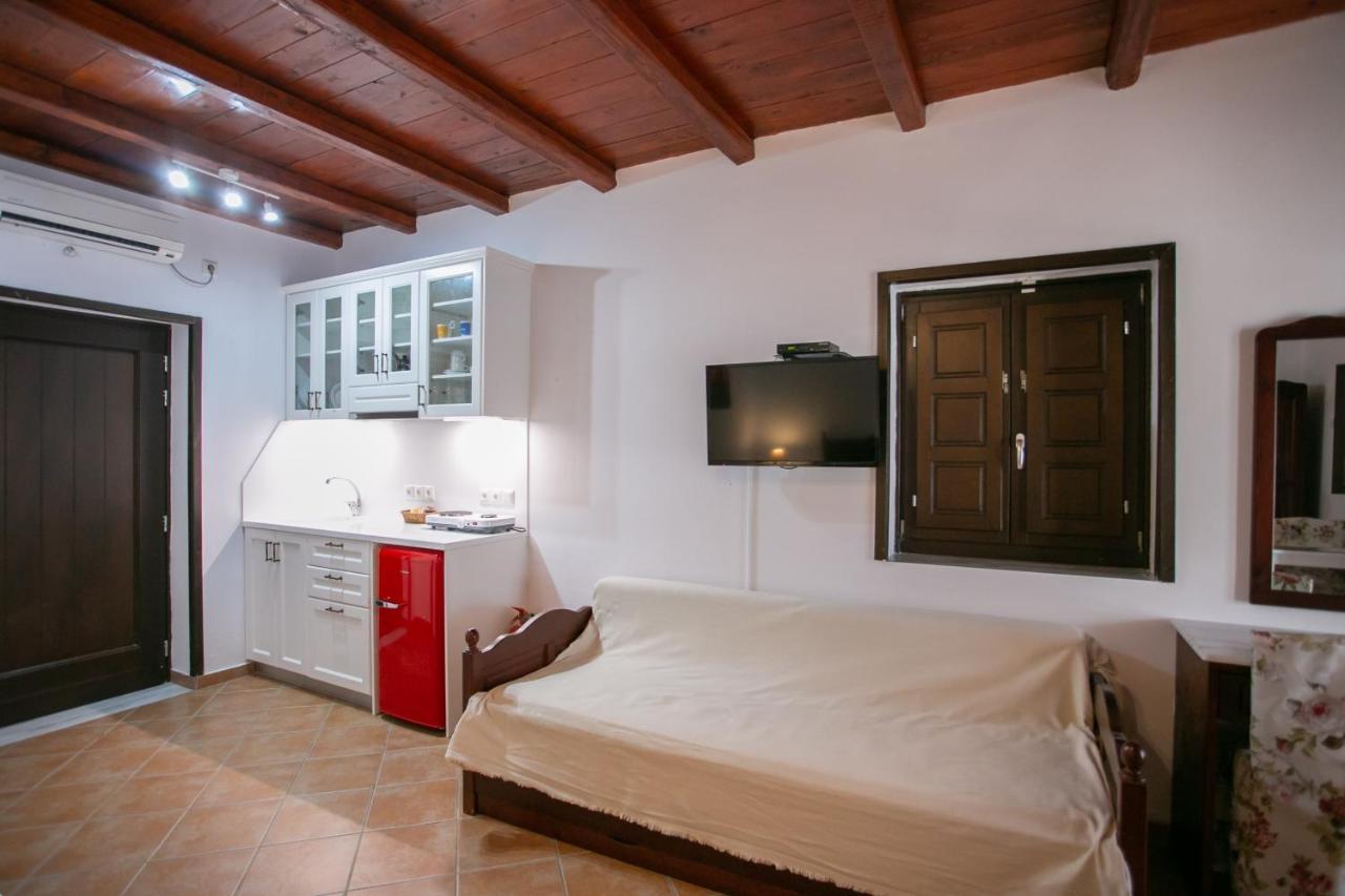 Traditional Apartments Plagiaki Néon Oítilon Exterior foto