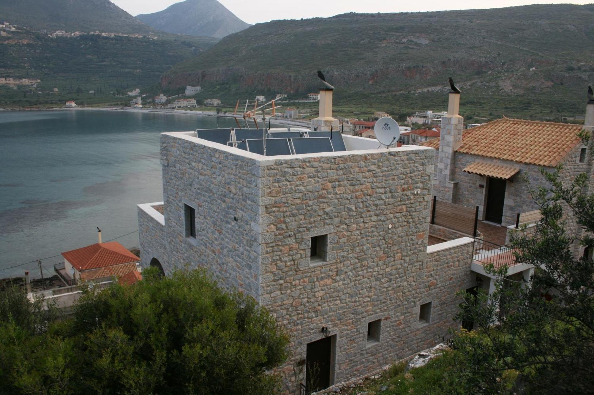 Traditional Apartments Plagiaki Néon Oítilon Exterior foto